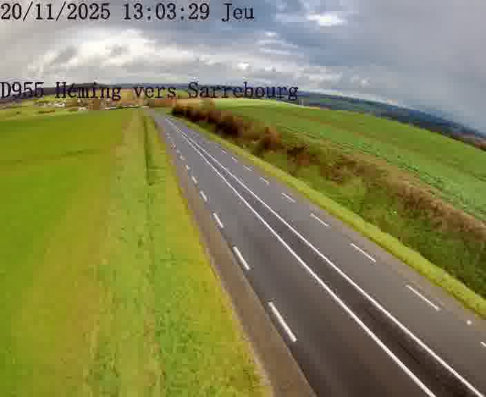 <h2>Caméra routière située sur D955 (France) à Heming, orientée vers Sarrebourg, surveillant en continu la circulation locale et régionale.</h2>