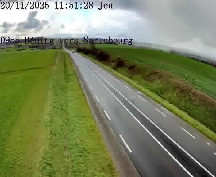 <h2>Caméra routière située sur D955 (France) à Heming, orientée vers Sarrebourg, surveillant en continu la circulation locale et régionale.</h2>