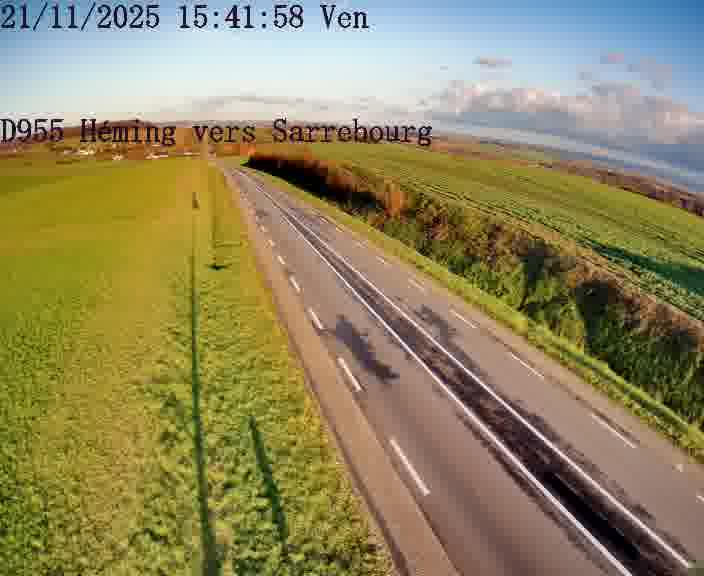 <h2>Caméra routière située sur D955 (France) à Heming, orientée vers Sarrebourg, surveillant en continu la circulation locale et régionale.</h2>