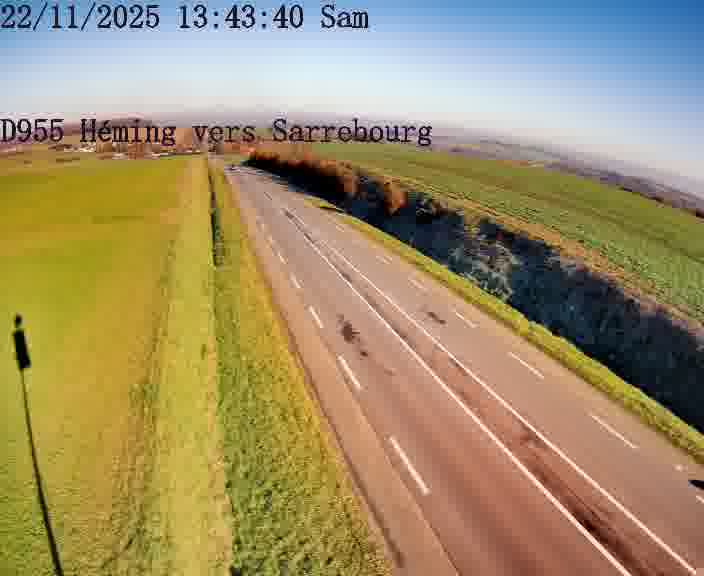 <h2>Caméra routière située sur D955 (France) à Heming, orientée vers Sarrebourg, surveillant en continu la circulation locale et régionale.</h2>