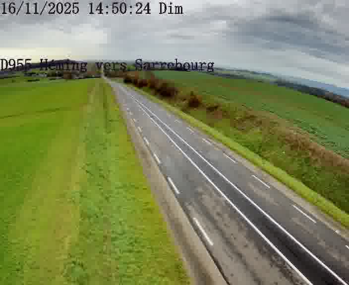 <h2>Caméra routière située sur D955 (France) à Heming, orientée vers Sarrebourg, surveillant en continu la circulation locale et régionale.</h2>