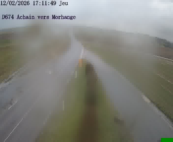 <h2>Caméra de trafic sur D674 (France) à Achain, orientée vers Morhange, permettant d’évaluer fluidité, incidents et densité automobile.</h2>