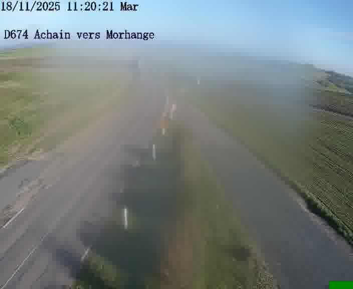 <h2>Caméra de trafic sur D674 (France) à Achain, orientée vers Morhange, permettant d’évaluer fluidité, incidents et densité automobile.</h2>