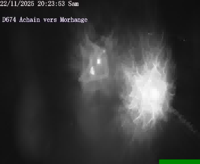 <h2>Caméra de trafic sur D674 (France) à Achain, orientée vers Morhange, permettant d’évaluer fluidité, incidents et densité automobile.</h2>