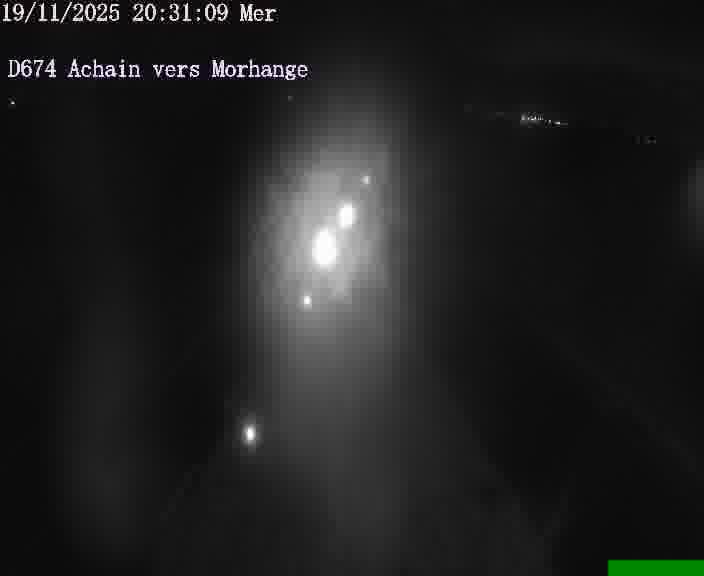 <h2>Caméra de trafic sur D674 (France) à Achain, orientée vers Morhange, permettant d’évaluer fluidité, incidents et densité automobile.</h2>