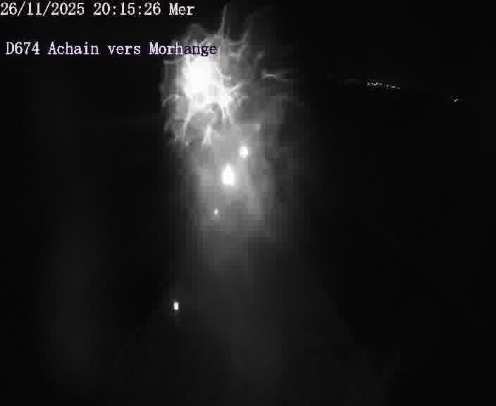 <h2>Caméra de trafic sur D674 (France) à Achain, orientée vers Morhange, permettant d’évaluer fluidité, incidents et densité automobile.</h2>