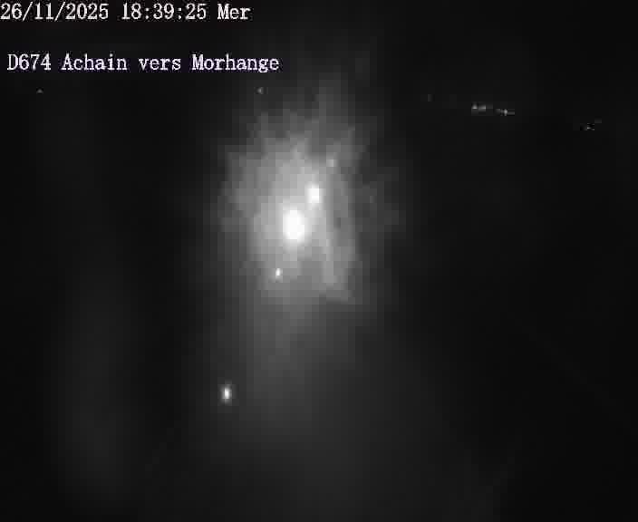 <h2>Caméra de trafic sur D674 (France) à Achain, orientée vers Morhange, permettant d’évaluer fluidité, incidents et densité automobile.</h2>