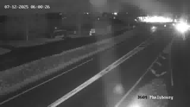 <h2>Webcam de surveillance sur D604 (France) à Phalsbourg, cadrée vers Phalsbourg, proposant une information routière utile aux déplacements quotidiens.</h2>