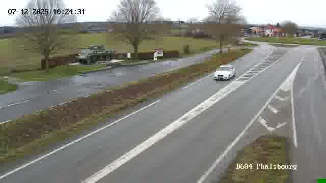 <h2>Webcam de surveillance sur D604 (France) à Phalsbourg, cadrée vers Phalsbourg, proposant une information routière utile aux déplacements quotidiens.</h2>