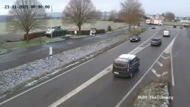 <h2>Webcam de surveillance sur D604 (France) à Phalsbourg, cadrée vers Phalsbourg, proposant une information routière utile aux déplacements quotidiens.</h2>
