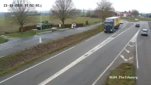 <h2>Webcam de surveillance sur D604 (France) à Phalsbourg, cadrée vers Phalsbourg, proposant une information routière utile aux déplacements quotidiens.</h2>