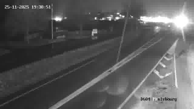 <h2>Webcam de surveillance sur D604 (France) à Phalsbourg, cadrée vers Phalsbourg, proposant une information routière utile aux déplacements quotidiens.</h2>