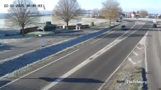 <h2>Webcam de surveillance sur D604 (France) à Phalsbourg, cadrée vers Phalsbourg, proposant une information routière utile aux déplacements quotidiens.</h2>