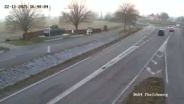 <h2>Webcam de surveillance sur D604 (France) à Phalsbourg, cadrée vers Phalsbourg, proposant une information routière utile aux déplacements quotidiens.</h2>