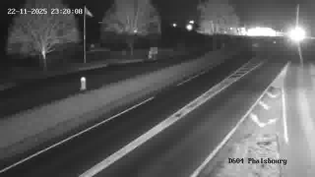 <h2>Webcam de surveillance sur D604 (France) à Phalsbourg, cadrée vers Phalsbourg, proposant une information routière utile aux déplacements quotidiens.</h2>
