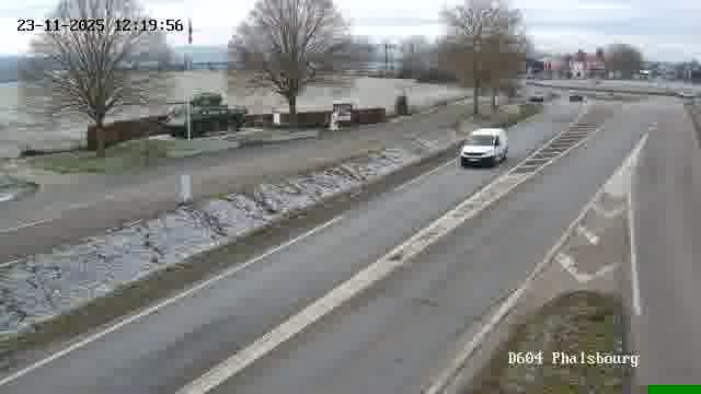 <h2>Webcam de surveillance sur D604 (France) à Phalsbourg, cadrée vers Phalsbourg, proposant une information routière utile aux déplacements quotidiens.</h2>