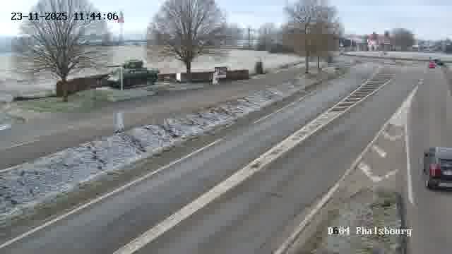 <h2>Webcam de surveillance sur D604 (France) à Phalsbourg, cadrée vers Phalsbourg, proposant une information routière utile aux déplacements quotidiens.</h2>