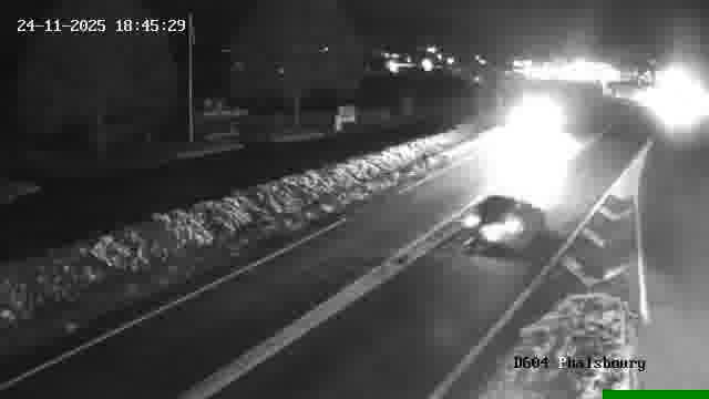 <h2>Webcam de surveillance sur D604 (France) à Phalsbourg, cadrée vers Phalsbourg, proposant une information routière utile aux déplacements quotidiens.</h2>