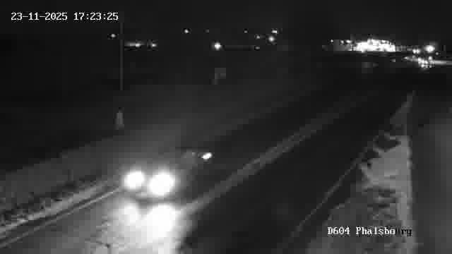 <h2>Webcam de surveillance sur D604 (France) à Phalsbourg, cadrée vers Phalsbourg, proposant une information routière utile aux déplacements quotidiens.</h2>