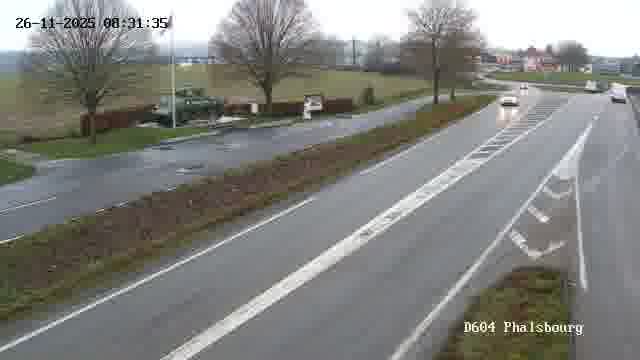 <h2>Webcam de surveillance sur D604 (France) à Phalsbourg, cadrée vers Phalsbourg, proposant une information routière utile aux déplacements quotidiens.</h2>