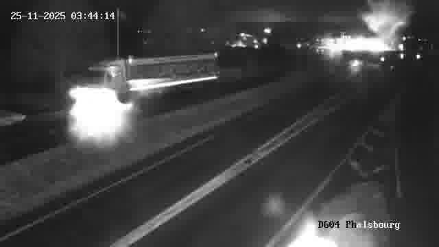 <h2>Webcam de surveillance sur D604 (France) à Phalsbourg, cadrée vers Phalsbourg, proposant une information routière utile aux déplacements quotidiens.</h2>