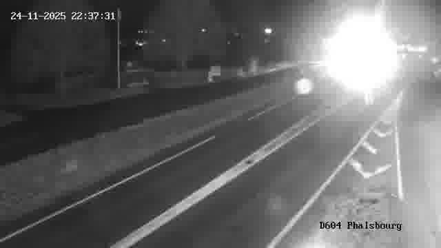 <h2>Webcam de surveillance sur D604 (France) à Phalsbourg, cadrée vers Phalsbourg, proposant une information routière utile aux déplacements quotidiens.</h2>