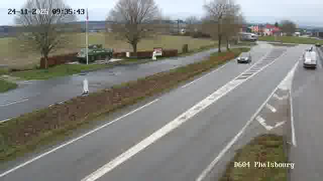 <h2>Webcam de surveillance sur D604 (France) à Phalsbourg, cadrée vers Phalsbourg, proposant une information routière utile aux déplacements quotidiens.</h2>