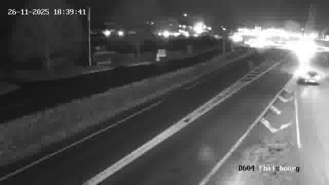 <h2>Webcam de surveillance sur D604 (France) à Phalsbourg, cadrée vers Phalsbourg, proposant une information routière utile aux déplacements quotidiens.</h2>