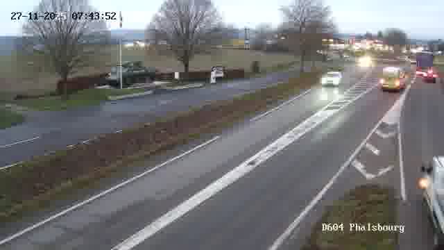 <h2>Webcam de surveillance sur D604 (France) à Phalsbourg, cadrée vers Phalsbourg, proposant une information routière utile aux déplacements quotidiens.</h2>