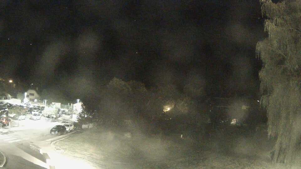 <h2>Webcam au niveau de la mairie du village du Bourg d'Oisans, aux pieds de l'Alpe d'Huez et aux portes du parc des Écrins</h2>
