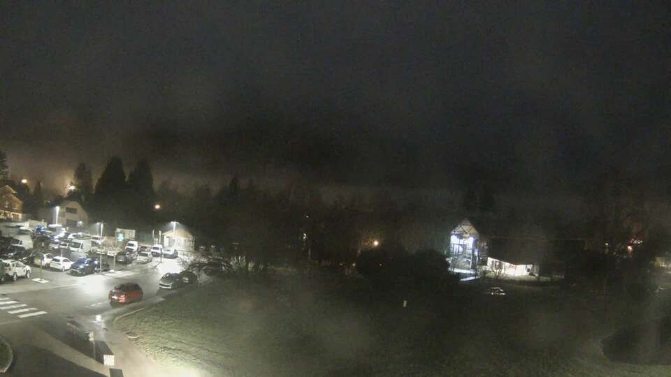 <h2>Webcam au niveau de la mairie du village du Bourg d'Oisans, aux pieds de l'Alpe d'Huez et aux portes du parc des Écrins</h2>