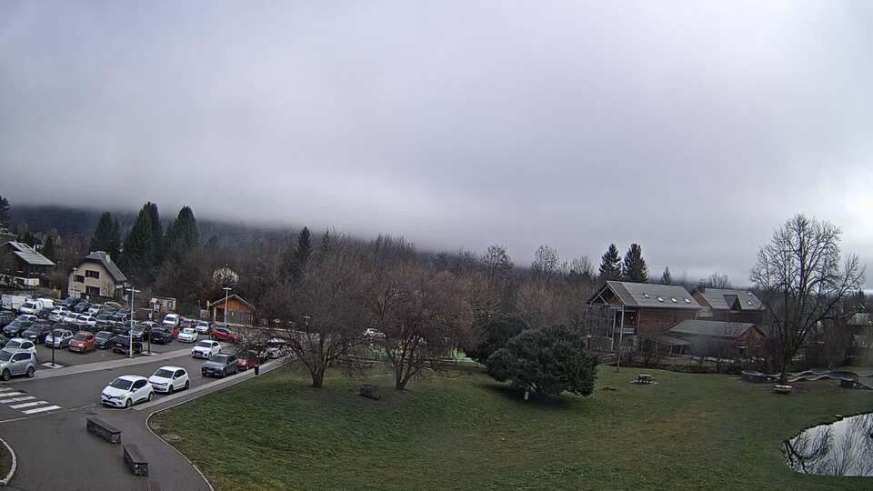 <h2>Webcam au niveau de la mairie du village du Bourg d'Oisans, aux pieds de l'Alpe d'Huez et aux portes du parc des Écrins</h2>