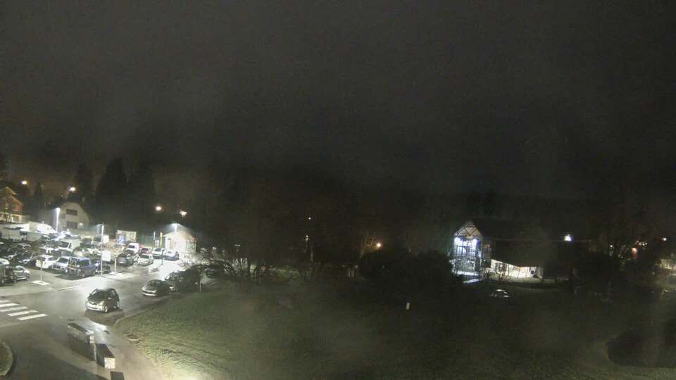 <h2>Webcam au niveau de la mairie du village du Bourg d'Oisans, aux pieds de l'Alpe d'Huez et aux portes du parc des Écrins</h2>