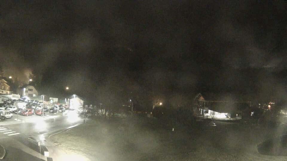 <h2>Webcam au niveau de la mairie du village du Bourg d'Oisans, aux pieds de l'Alpe d'Huez et aux portes du parc des Écrins</h2>