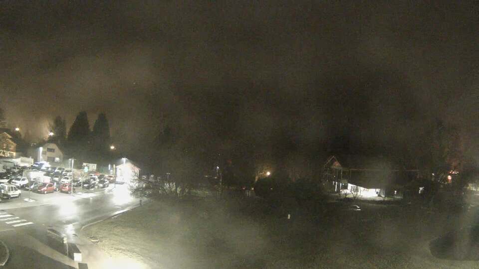 <h2>Webcam au niveau de la mairie du village du Bourg d'Oisans, aux pieds de l'Alpe d'Huez et aux portes du parc des Écrins</h2>