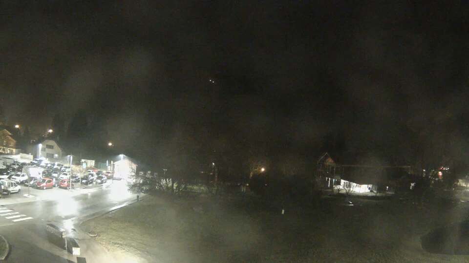 <h2>Webcam au niveau de la mairie du village du Bourg d'Oisans, aux pieds de l'Alpe d'Huez et aux portes du parc des Écrins</h2>