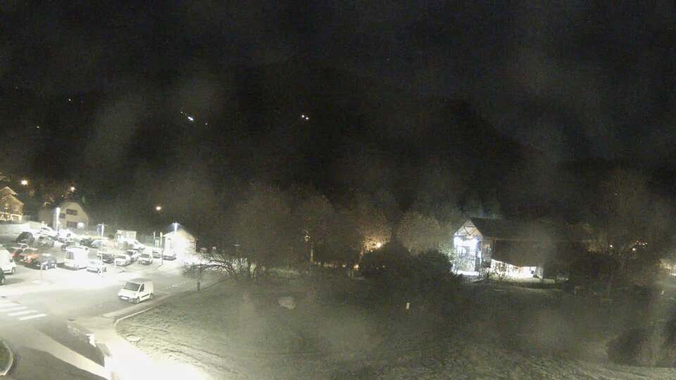 <h2>Webcam au niveau de la mairie du village du Bourg d'Oisans, aux pieds de l'Alpe d'Huez et aux portes du parc des Écrins</h2>