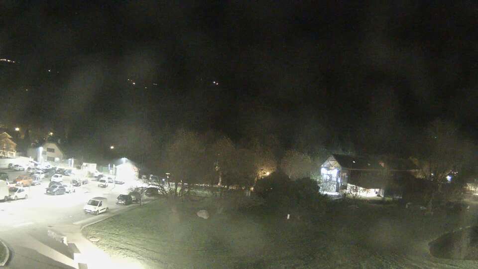 <h2>Webcam au niveau de la mairie du village du Bourg d'Oisans, aux pieds de l'Alpe d'Huez et aux portes du parc des Écrins</h2>