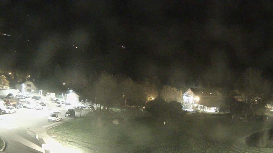 <h2>Webcam au niveau de la mairie du village du Bourg d'Oisans, aux pieds de l'Alpe d'Huez et aux portes du parc des Écrins</h2>