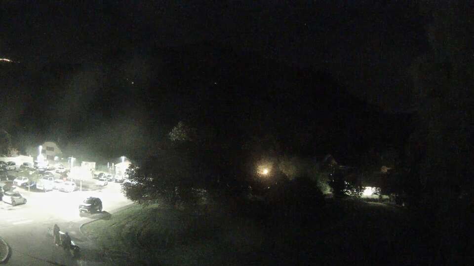 <h2>Webcam au niveau de la mairie du village du Bourg d'Oisans, aux pieds de l'Alpe d'Huez et aux portes du parc des Écrins</h2>
