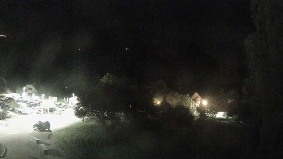 <h2>Webcam au niveau de la mairie du village du Bourg d'Oisans, aux pieds de l'Alpe d'Huez et aux portes du parc des Écrins</h2>