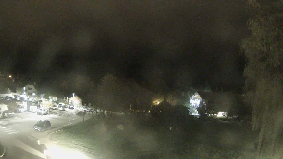 <h2>Webcam au niveau de la mairie du village du Bourg d'Oisans, aux pieds de l'Alpe d'Huez et aux portes du parc des Écrins</h2>
