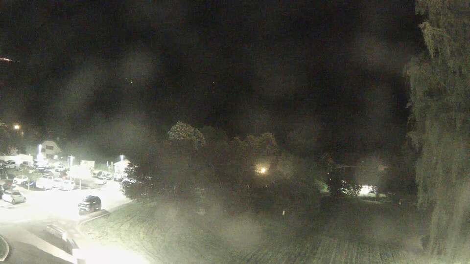 <h2>Webcam au niveau de la mairie du village du Bourg d'Oisans, aux pieds de l'Alpe d'Huez et aux portes du parc des Écrins</h2>