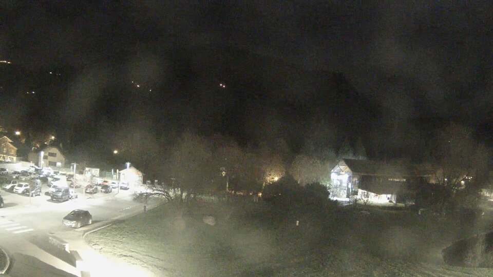 <h2>Webcam au niveau de la mairie du village du Bourg d'Oisans, aux pieds de l'Alpe d'Huez et aux portes du parc des Écrins</h2>