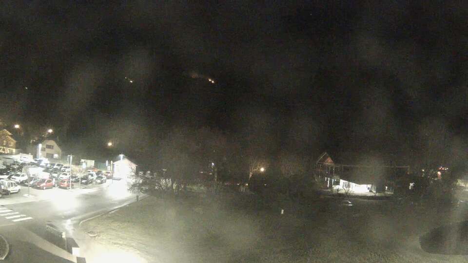 Webcam au niveau de la mairie du village du Bourg d'Oisans, aux pieds de l'Alpe d'Huez et aux portes du parc des Écrins
