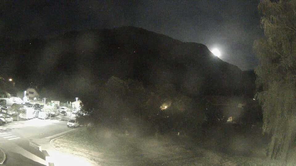Webcam au niveau de la mairie du village du Bourg d'Oisans, aux pieds de l'Alpe d'Huez et aux portes du parc des Écrins