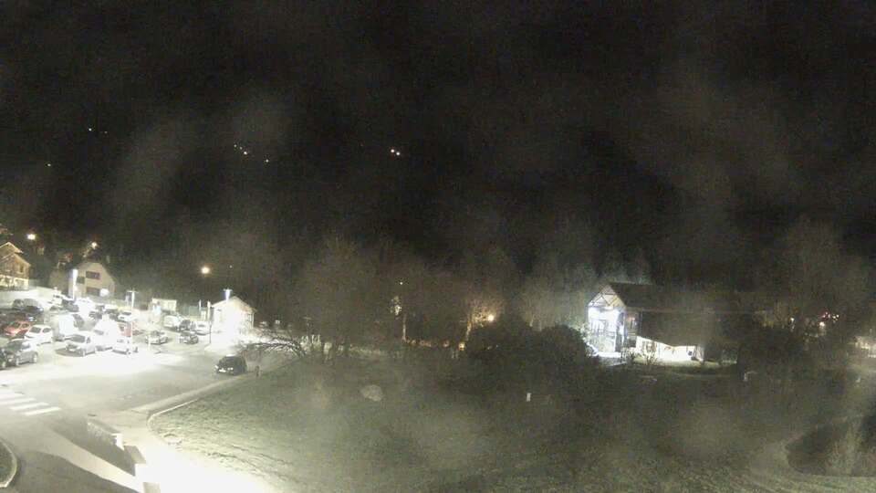 <h2>Webcam au niveau de la mairie du village du Bourg d'Oisans, aux pieds de l'Alpe d'Huez et aux portes du parc des Écrins</h2>