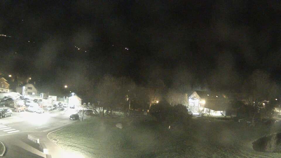 <h2>Webcam au niveau de la mairie du village du Bourg d'Oisans, aux pieds de l'Alpe d'Huez et aux portes du parc des Écrins</h2>