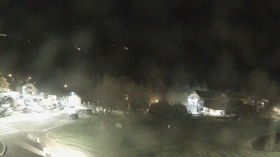 <h2>Webcam au niveau de la mairie du village du Bourg d'Oisans, aux pieds de l'Alpe d'Huez et aux portes du parc des Écrins</h2>