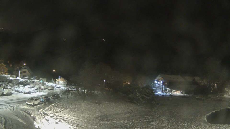 <h2>Webcam au niveau de la mairie du village du Bourg d'Oisans, aux pieds de l'Alpe d'Huez et aux portes du parc des Écrins</h2>